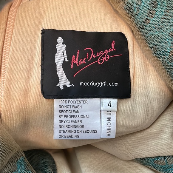 MacDuggal Evening Dress Size 4 - Picture 9 of 14